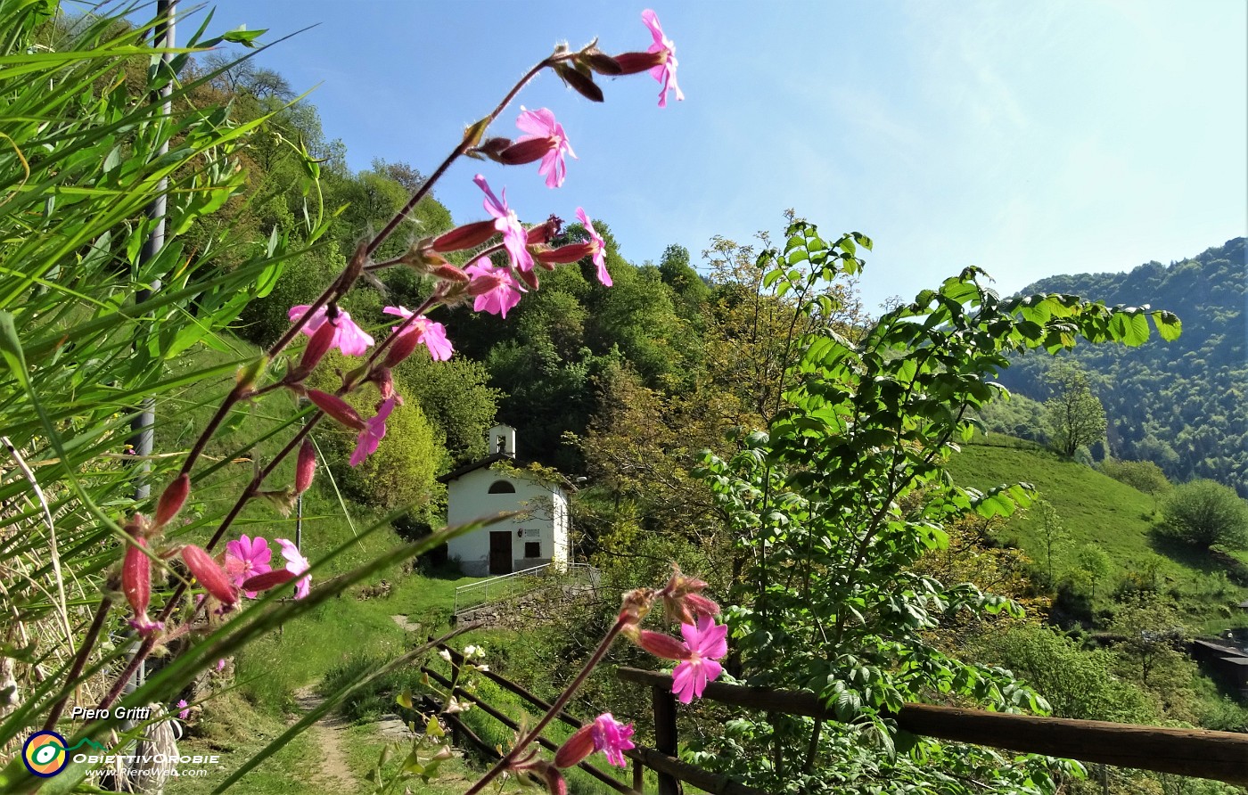 23 La bianca chiesetta.JPG